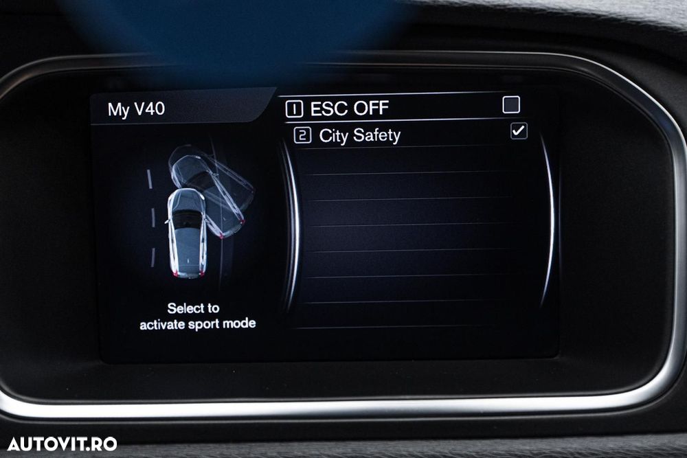 Volvo V40 D3 Geartronic Momentum - 35