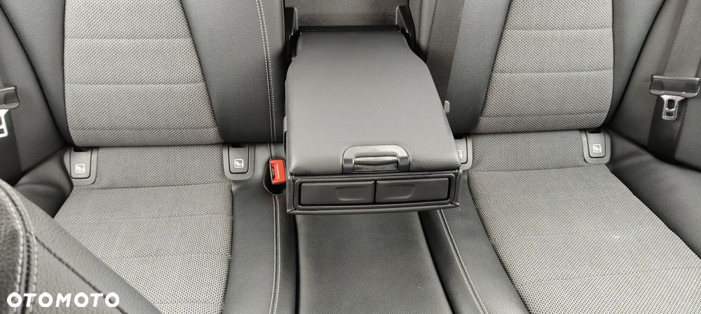 Mercedes-Benz Klasa E 220 d 9G-TRONIC Avantgarde - 32