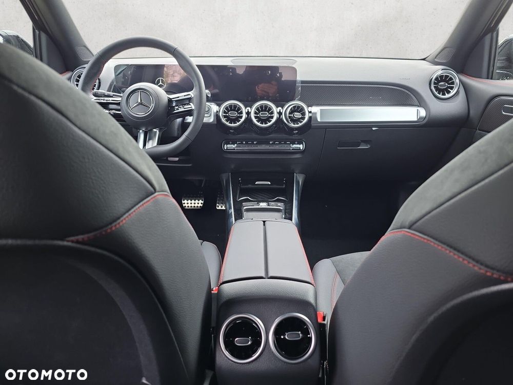 Mercedes-Benz GLB - 14