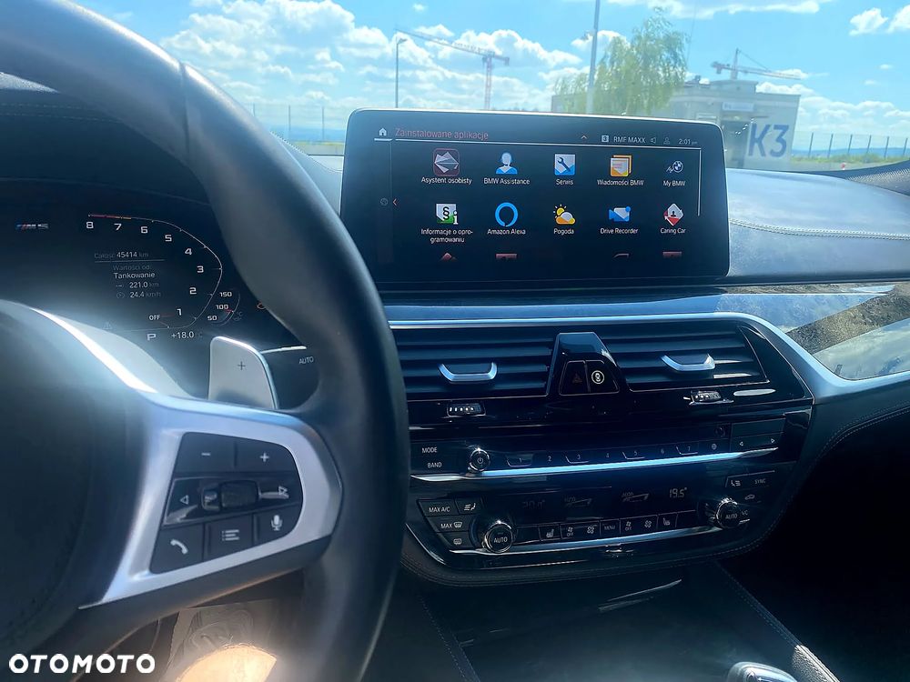 BMW Seria 5 M550i xDrive - 25