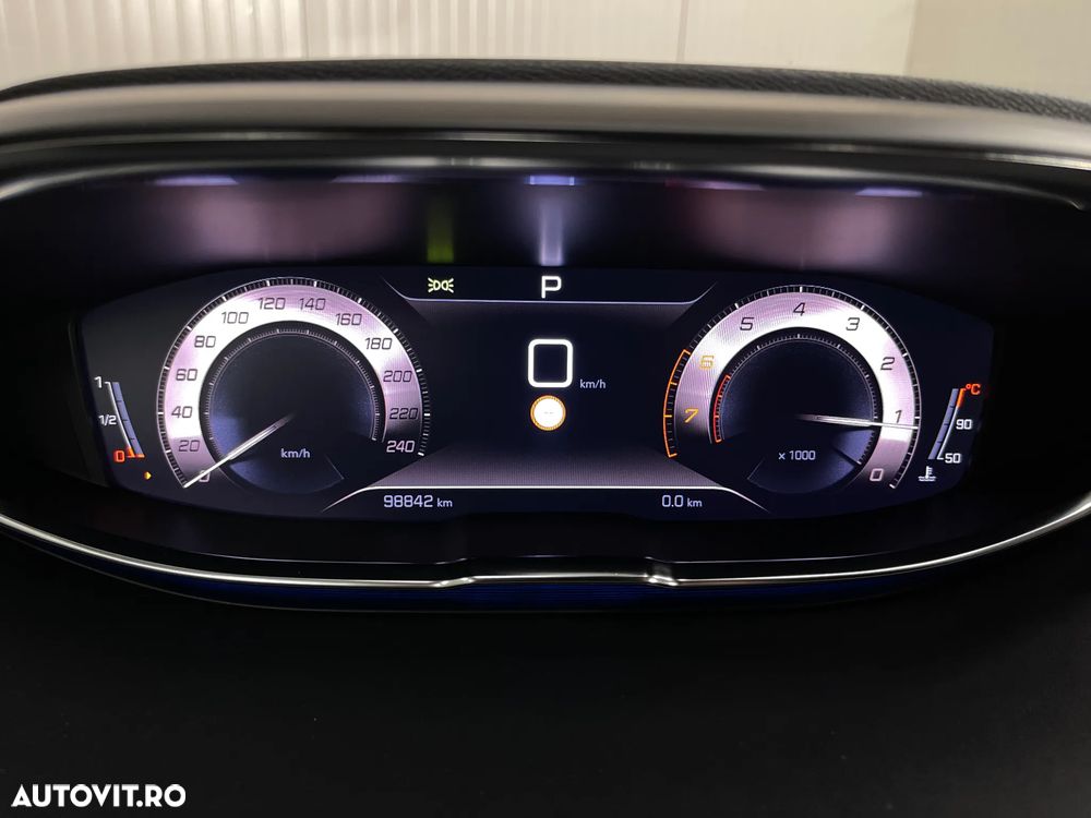Peugeot 3008 1.2 PureTech 130 EAT8 GT - 32