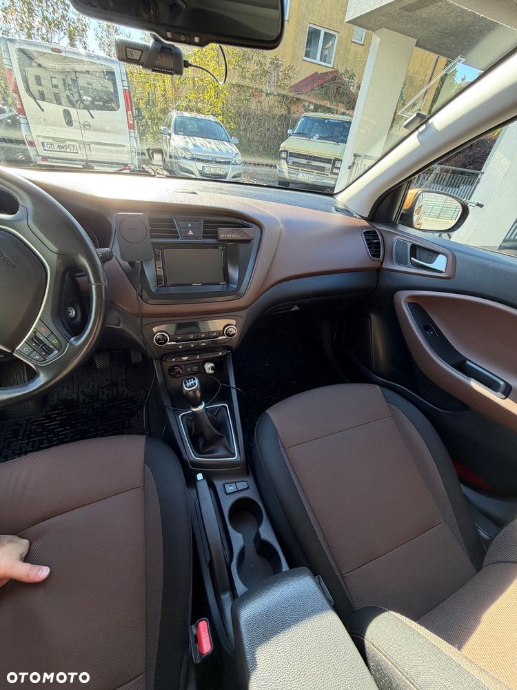 Hyundai i20 - 22
