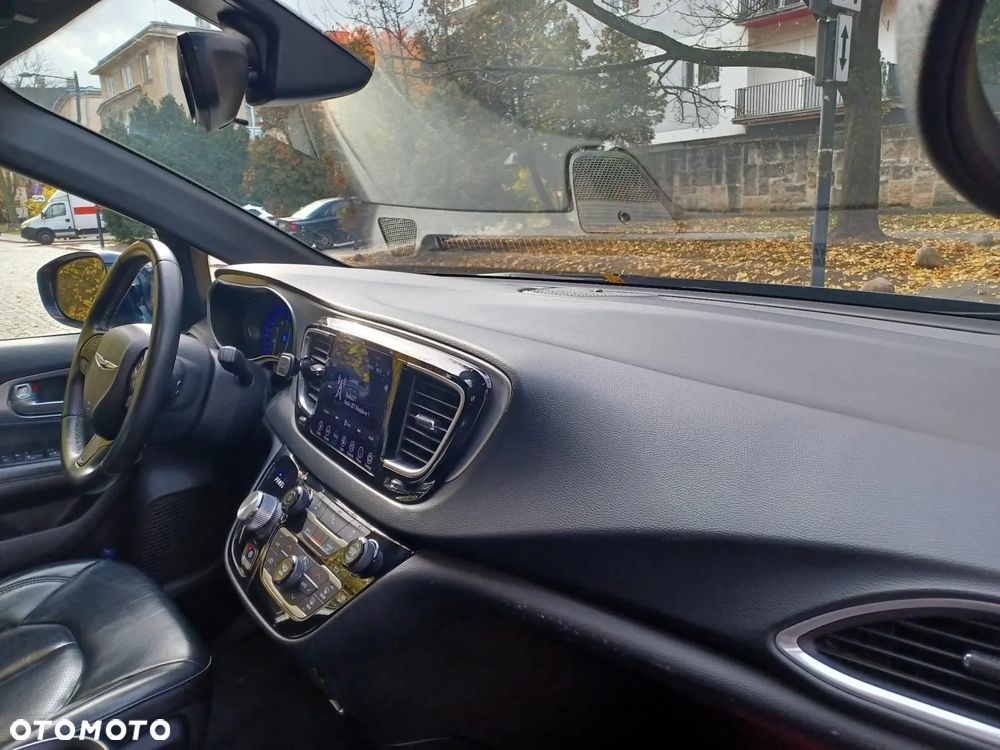 Chrysler Pacifica - 6