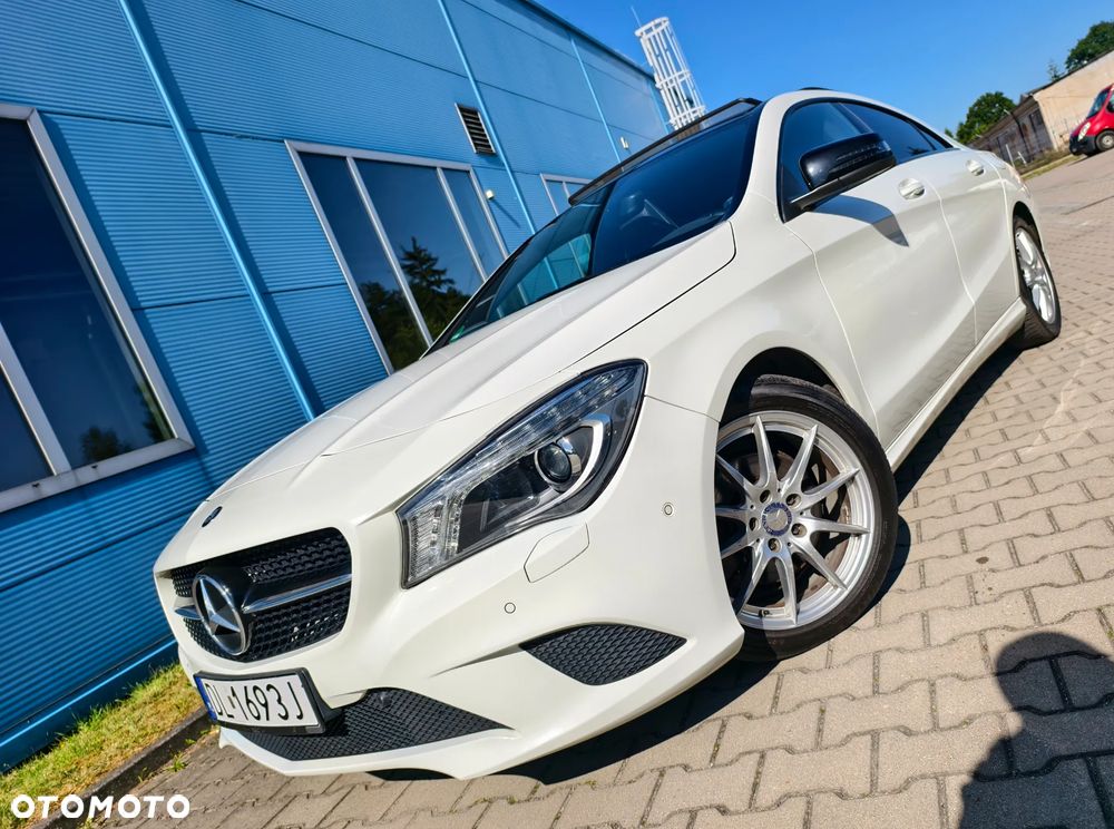 Mercedes-Benz CLA 200 7G-DCT - 1