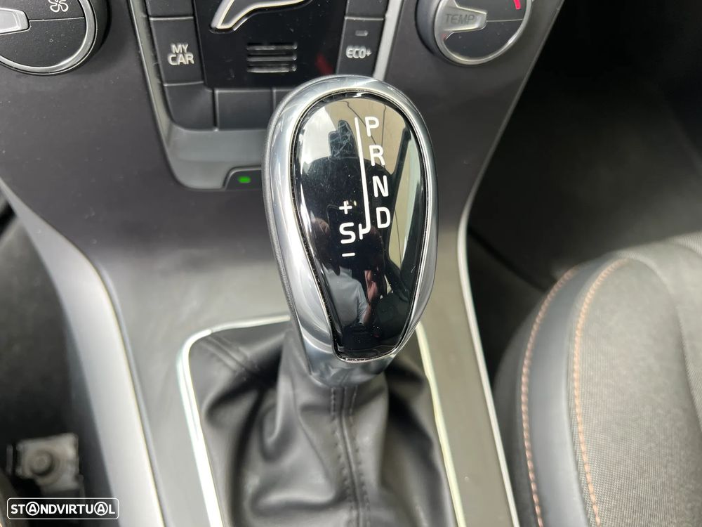 Volvo V40 Cross Country 1.5 T3 Plus Geartronic - 39