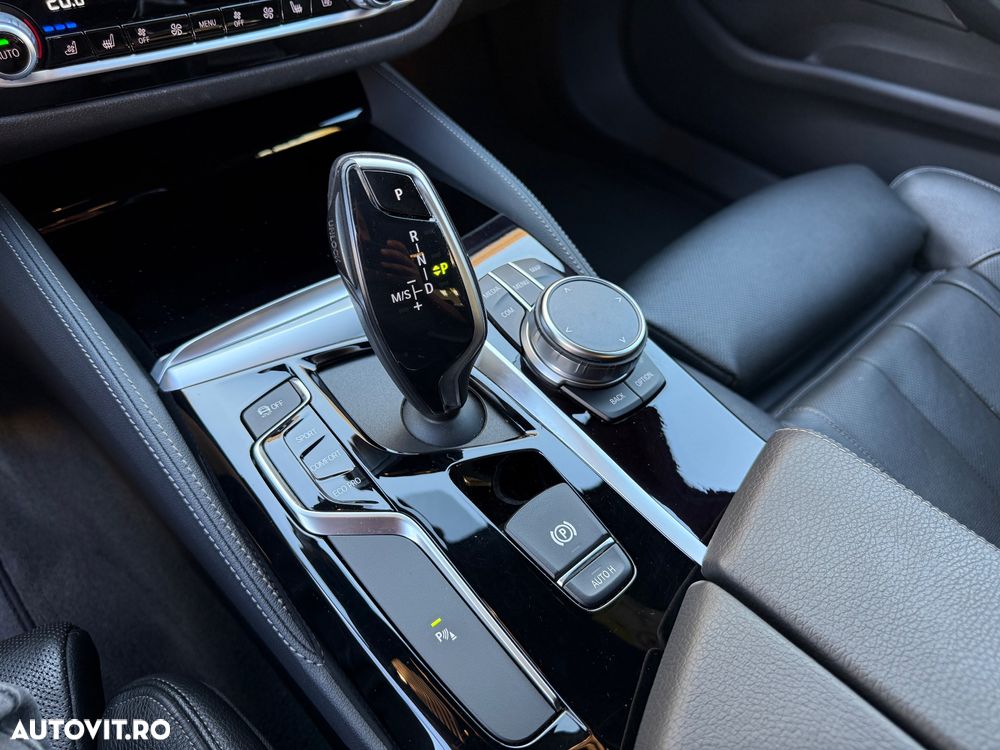 BMW Seria 5 520i AT - 14