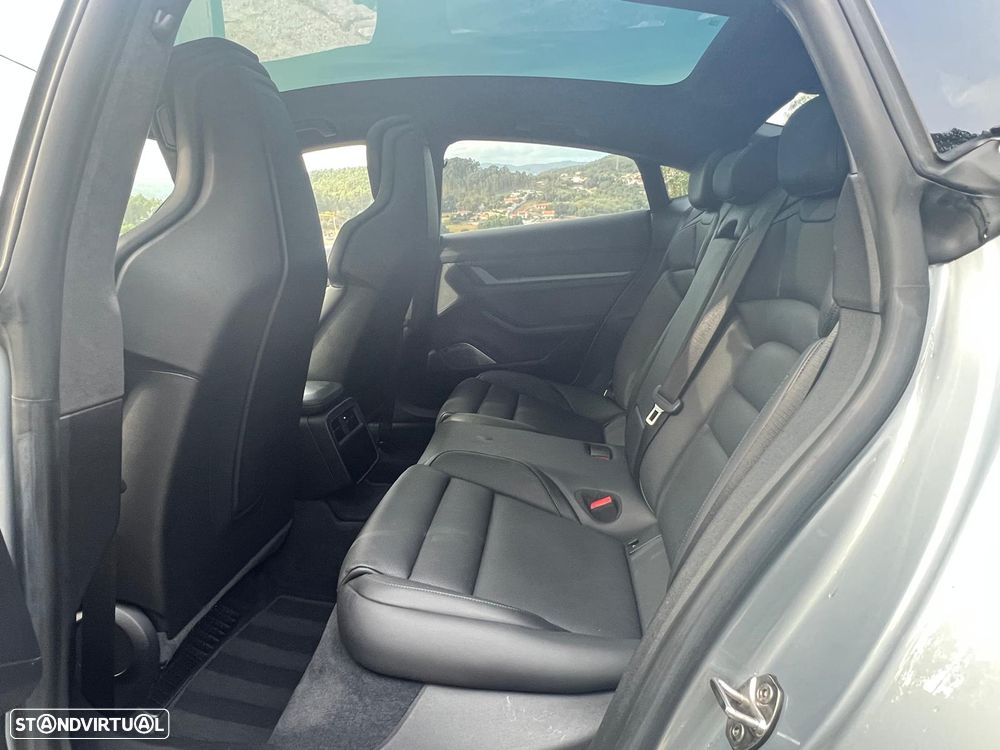 Porsche Taycan Turbo S - 20