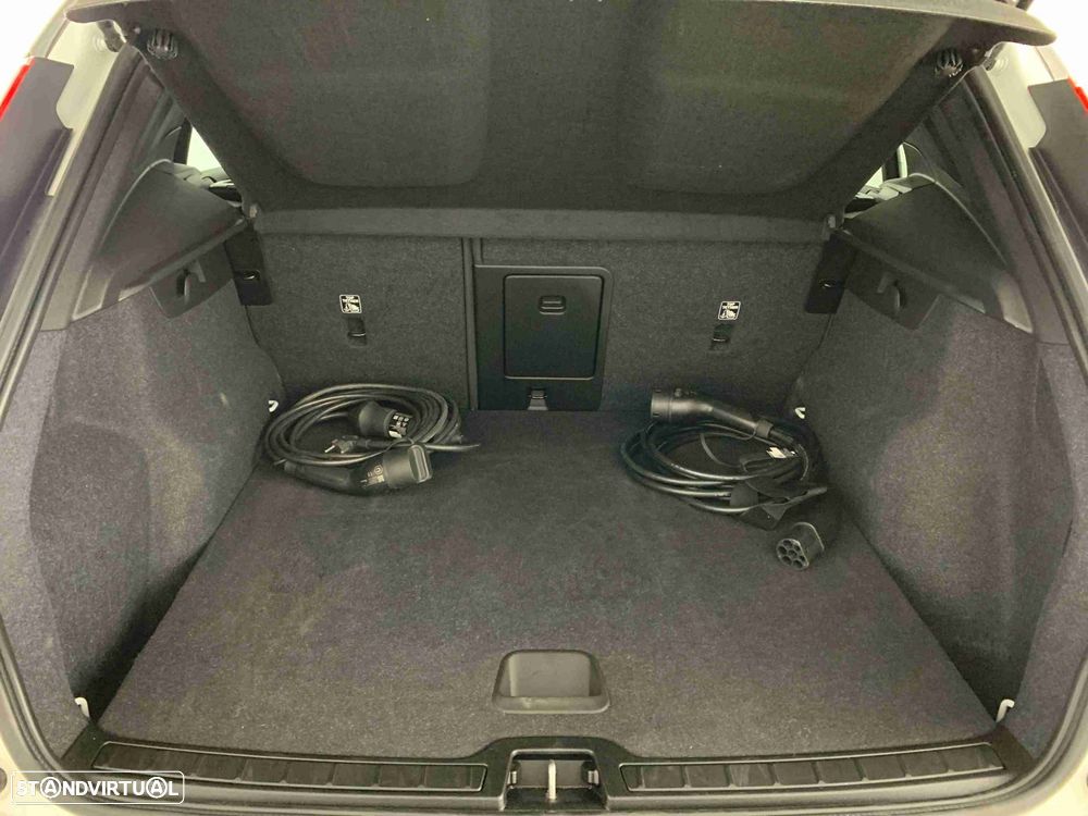 Volvo XC 40 Recharge Core - 13