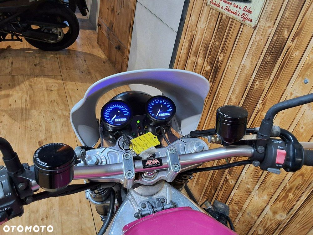 Yamaha YZF - 8