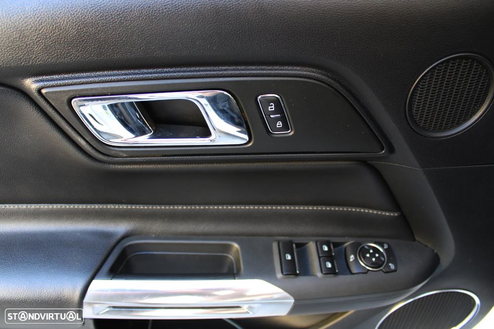 Ford Mustang Cabrio 2.3 Eco Boost - 47