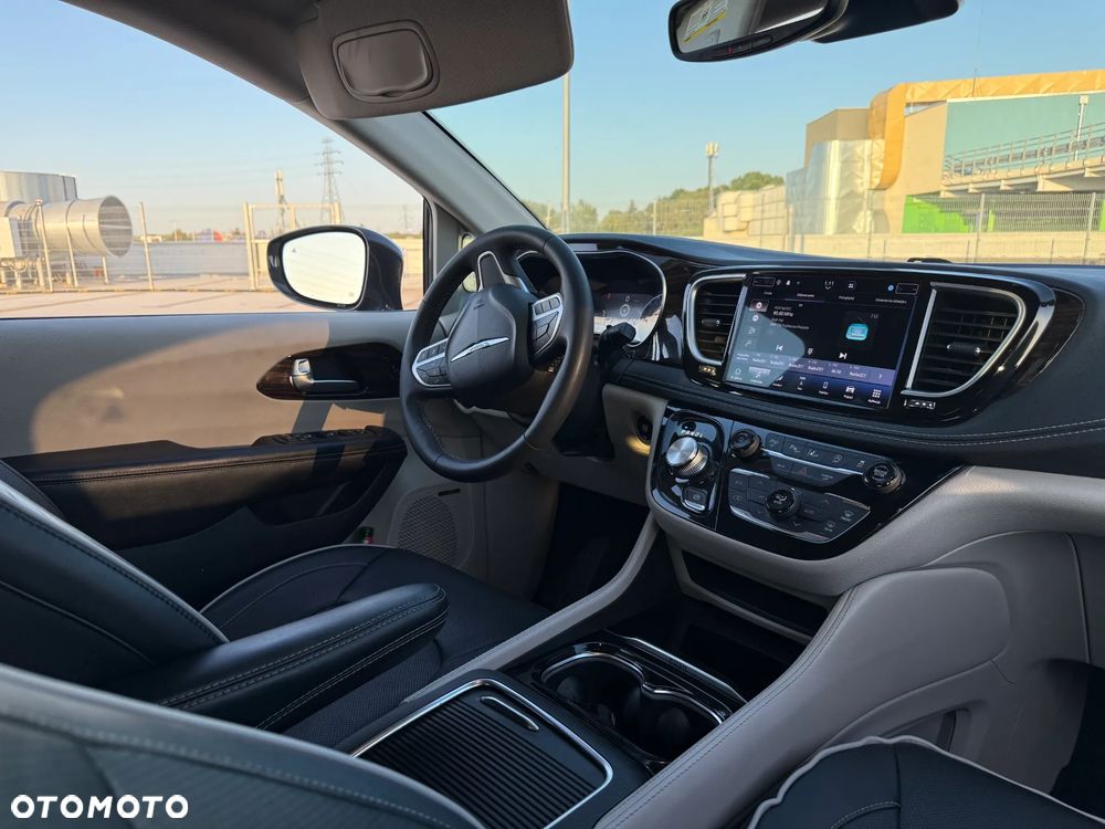 Chrysler Pacifica - 15