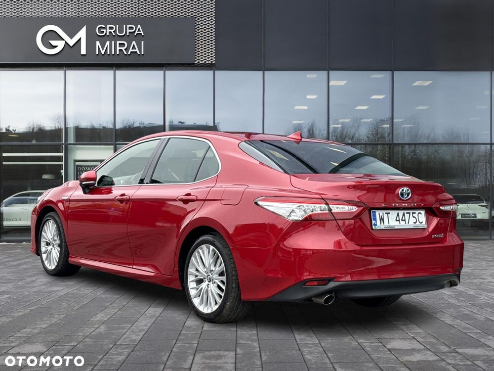 Toyota Camry - 3