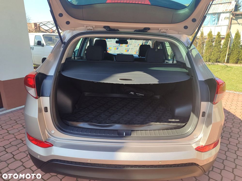 Hyundai Tucson blue 1.7 CRDi 2WD Style - 23