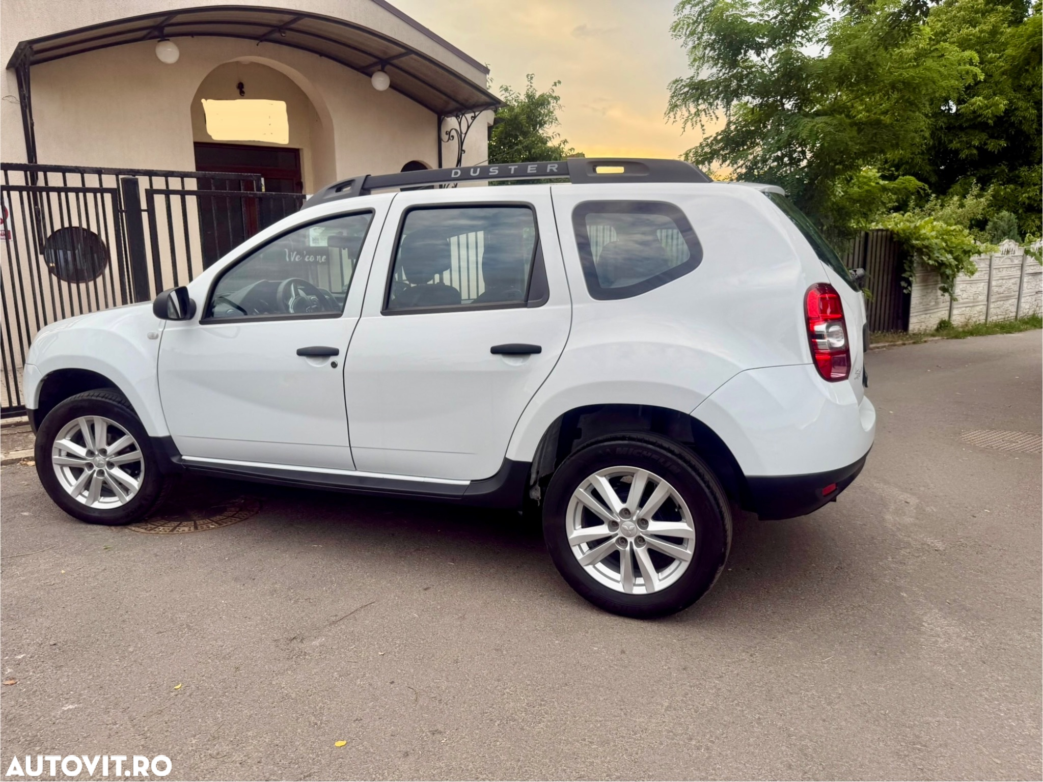 Dacia Duster SCe 115 2WD Essential - 26