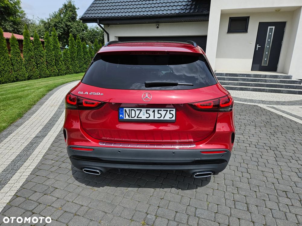 Mercedes-Benz GLA - 4