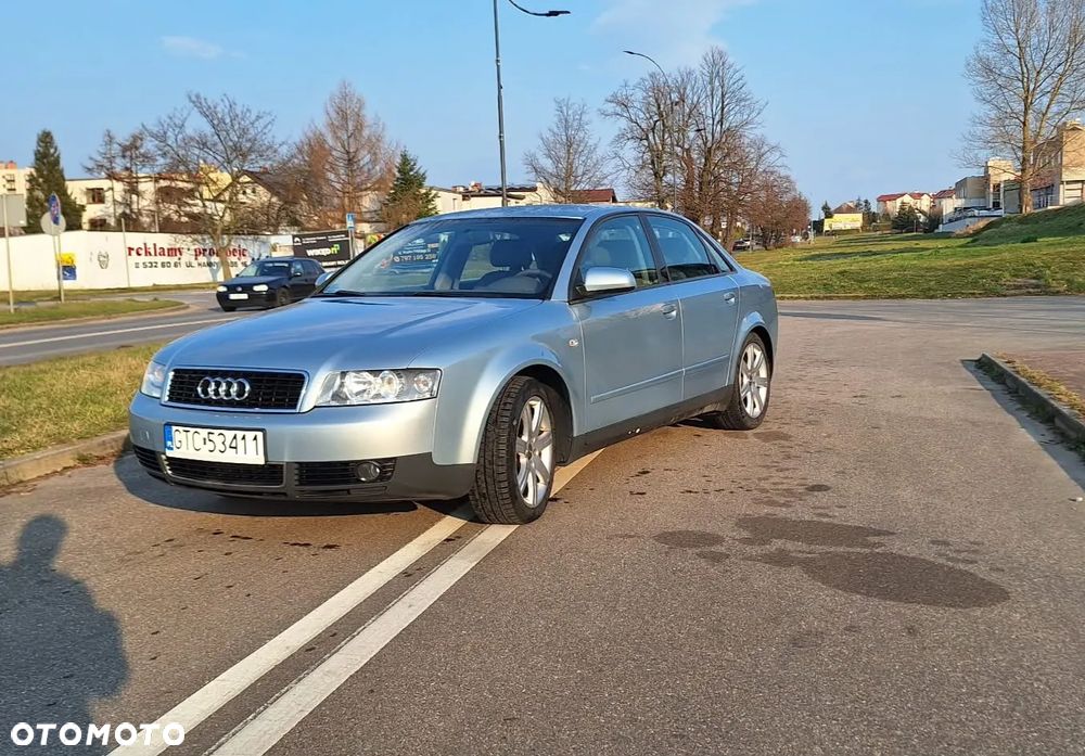 Audi A4 Limousine - 1