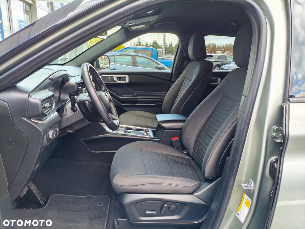 Ford Explorer - 10