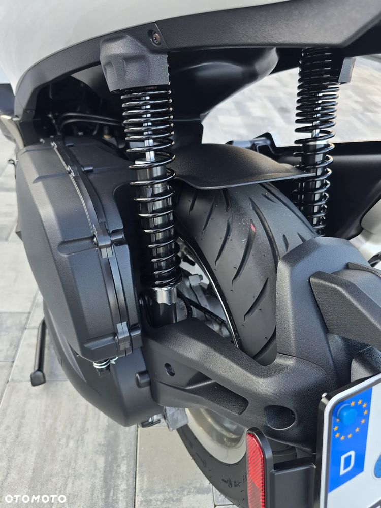 Piaggio Beverly - 12