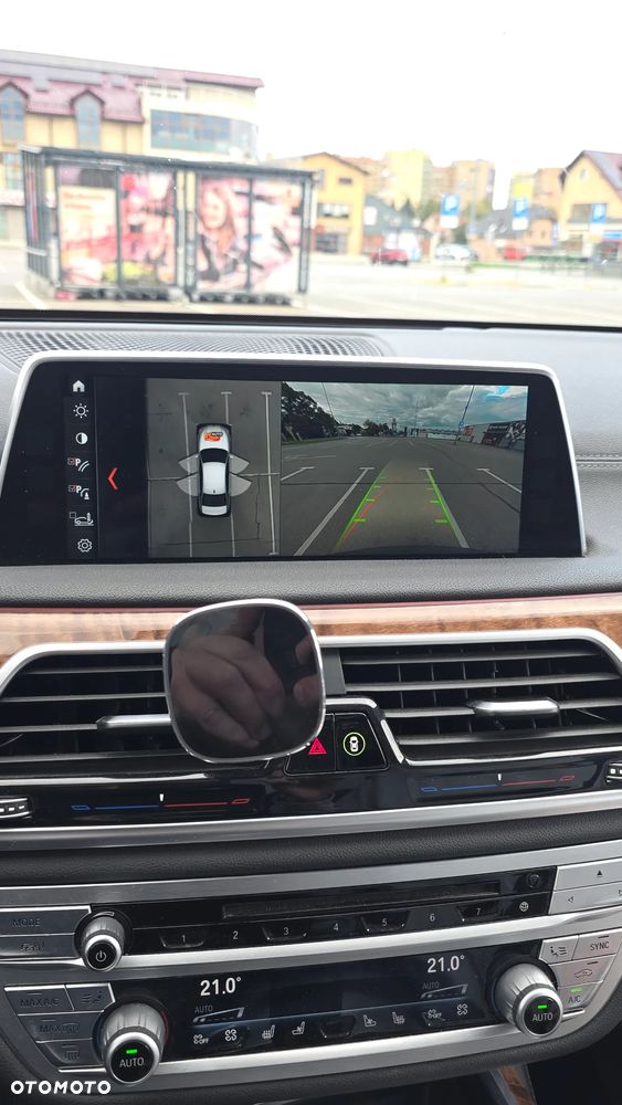 BMW Seria 7 - 32