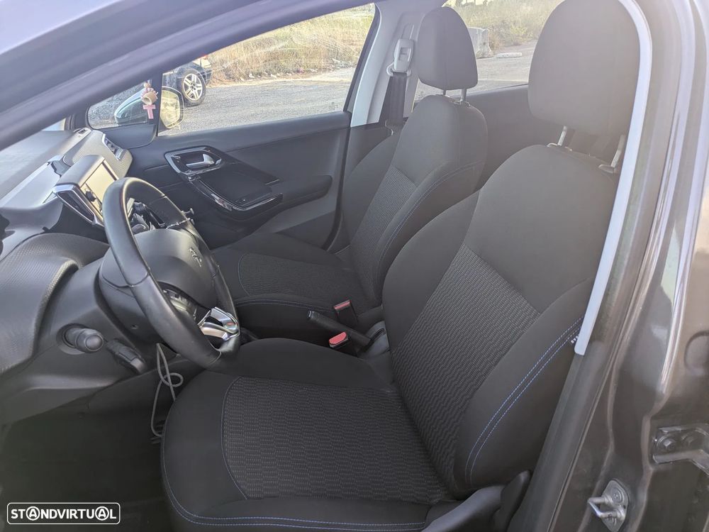 Peugeot 208 1.2 PureTech Style - 9