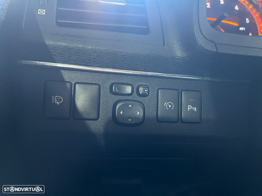 Toyota Avensis SW 2.0 D-4D Exclusive +Pele+GPS - 31