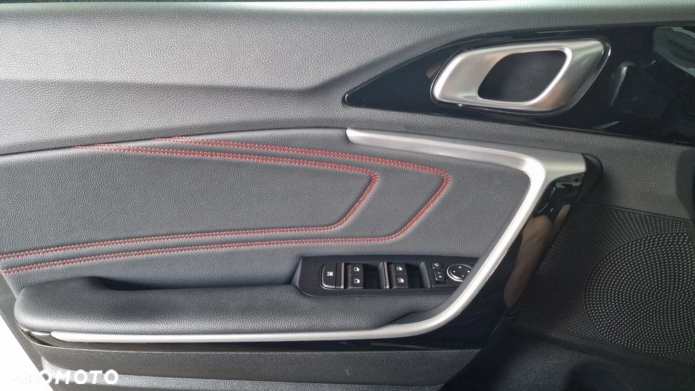 Kia ProCeed - 13