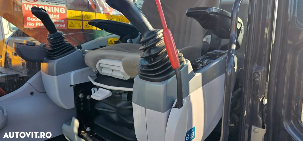Hitachi ZX 250 LC -6  Excavator pe senile - 10