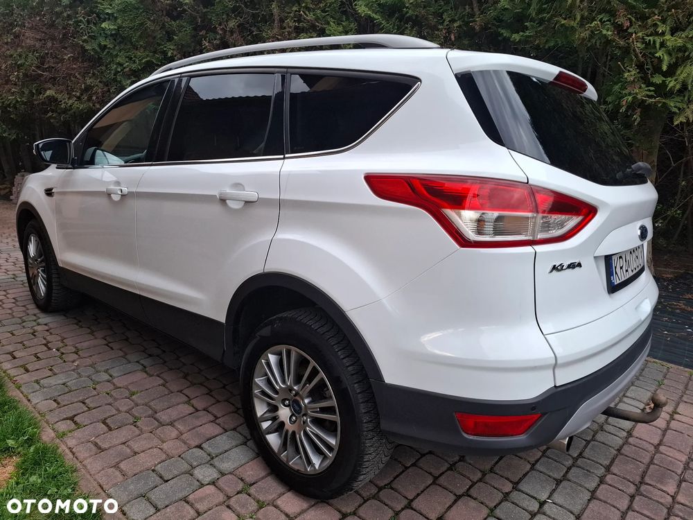 Ford Kuga 2.0 TDCi 2x4 Titanium - 10