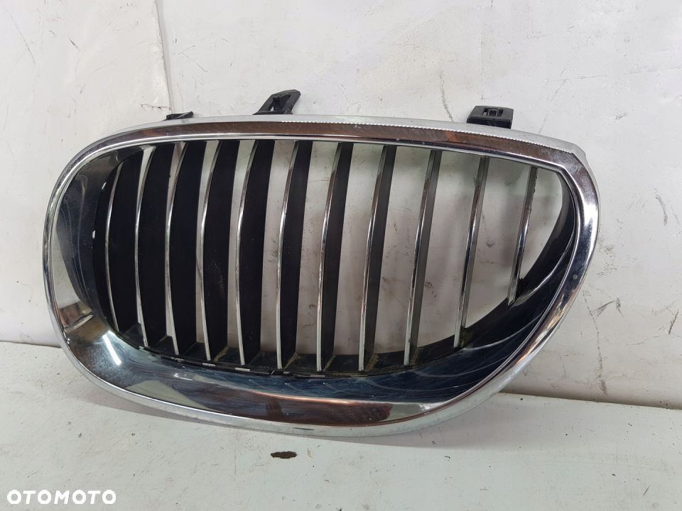 grill nerka lewa BMW E60 - 2