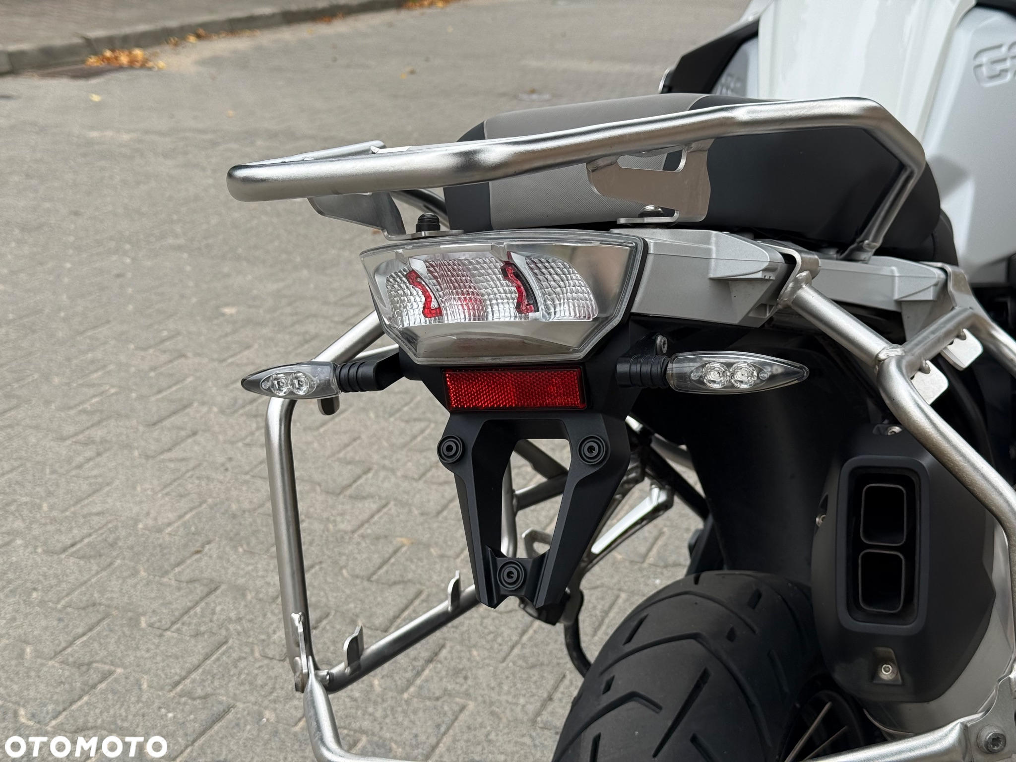 BMW R - 8