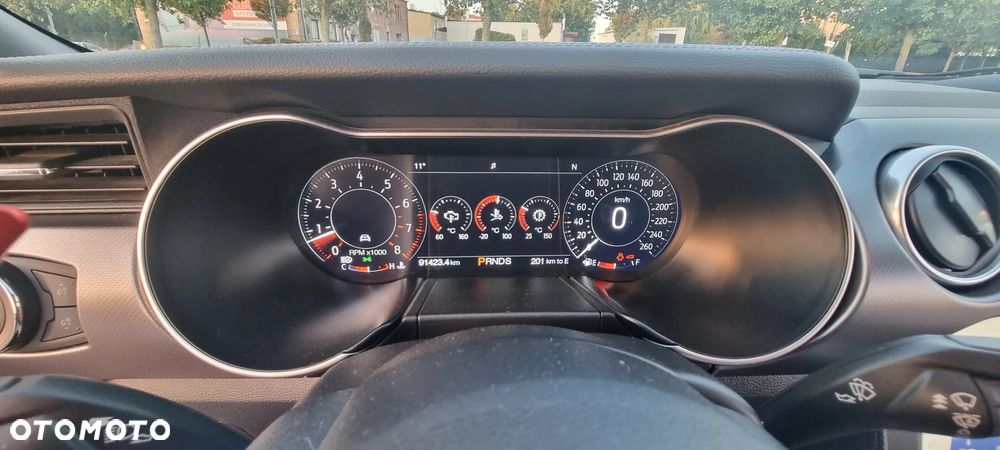 Ford Mustang - 10