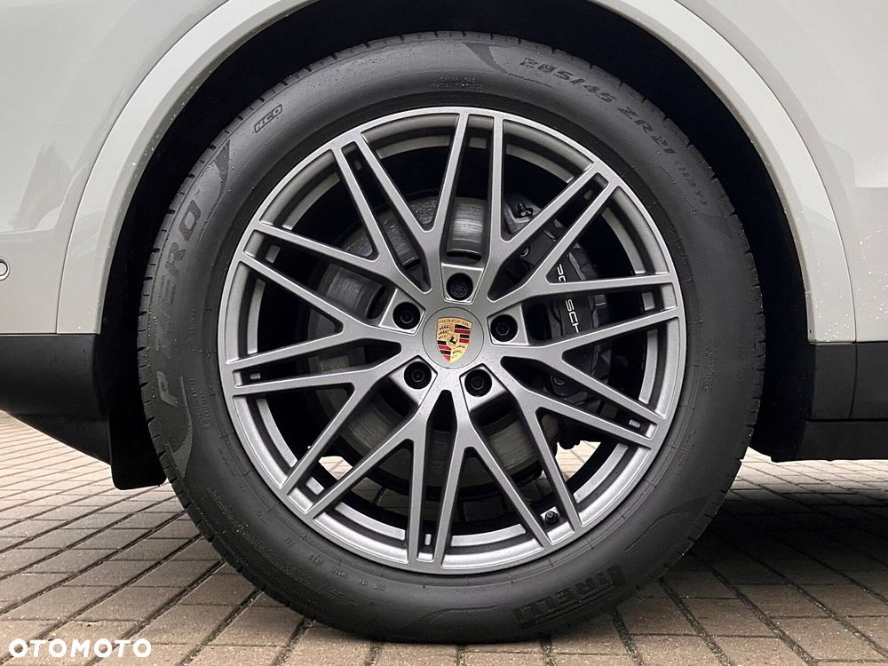 Porsche Cayenne - 12