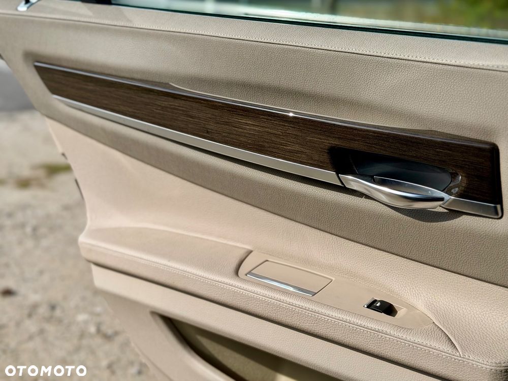BMW Seria 7 - 25