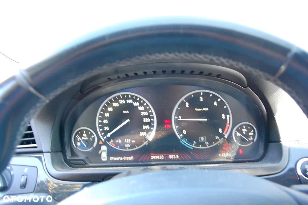 BMW Seria 5 525d - 6