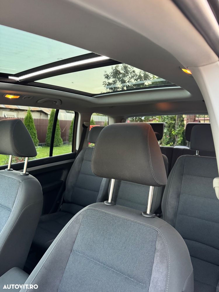 Volkswagen Touran 2.0 TDI Highline - 13