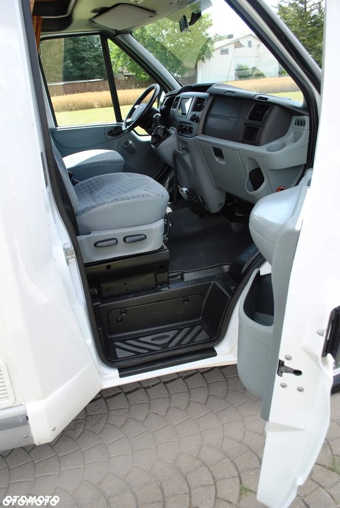 Ford Chausson Transit FLASH 02 Półintegra - 11