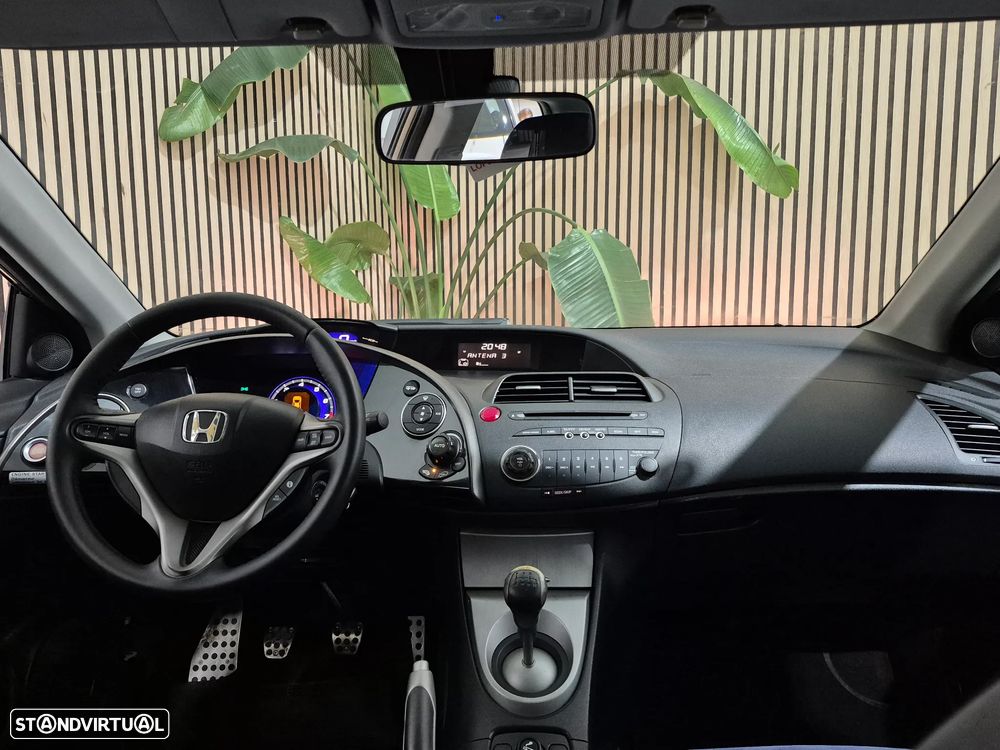 Honda Civic 1.8 Executive - 10