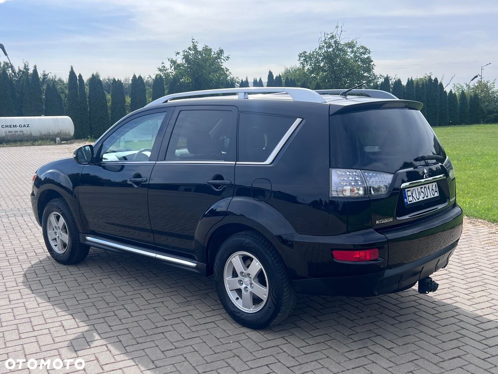 Mitsubishi Outlander 2.0 2WD CVT Invite - 9
