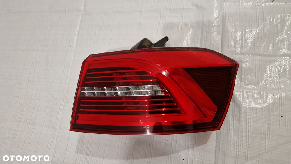VW Passat B8 Kombi Lampa tylna prawa 3G9945208J