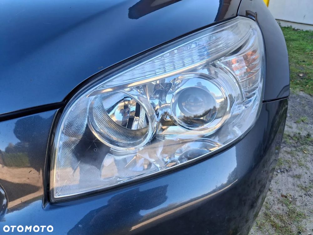 Toyota RAV4 - 22