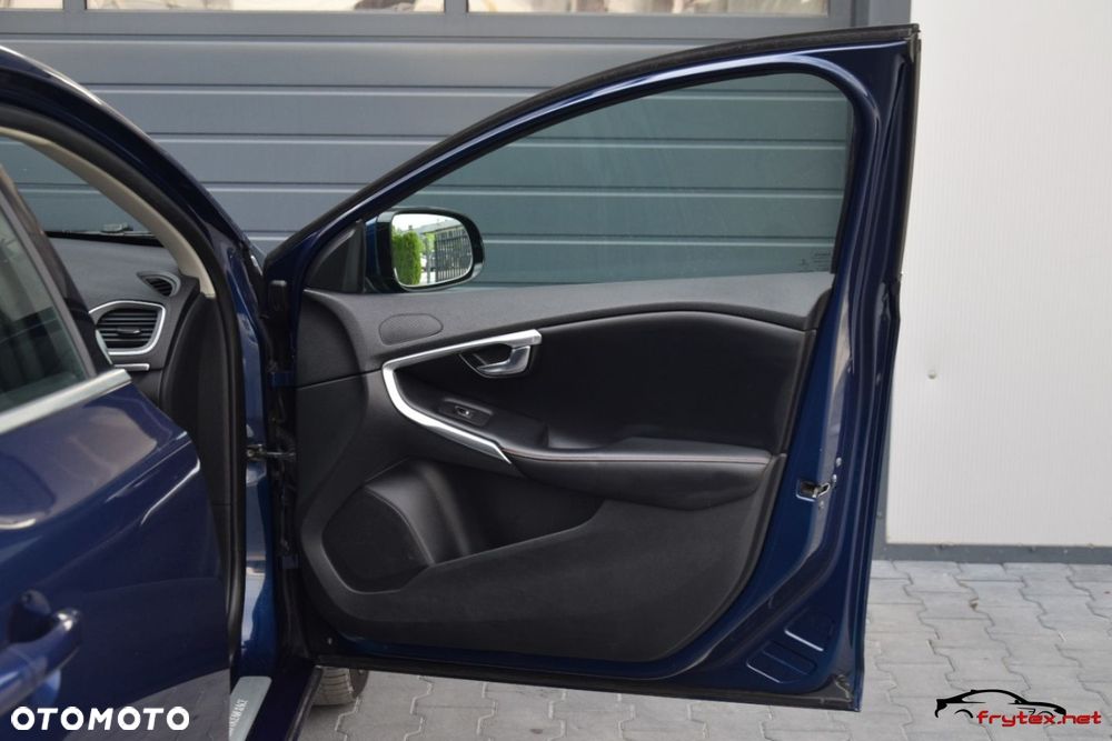 Volvo V40 - 23