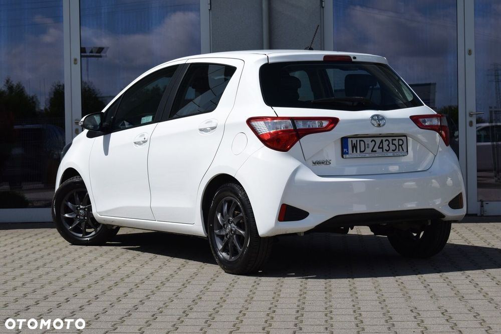 Toyota Yaris - 10