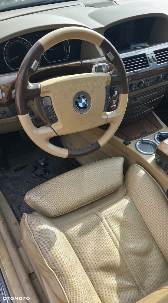 BMW Seria 7 735i L - 9
