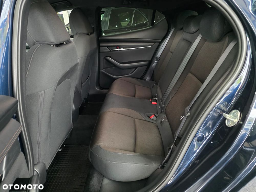 Mazda 3 - 8
