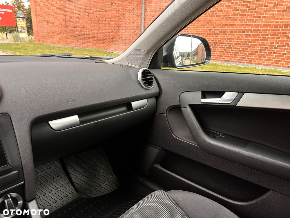 Audi A3 Sportback 1.8 TFSI Attraction - 25