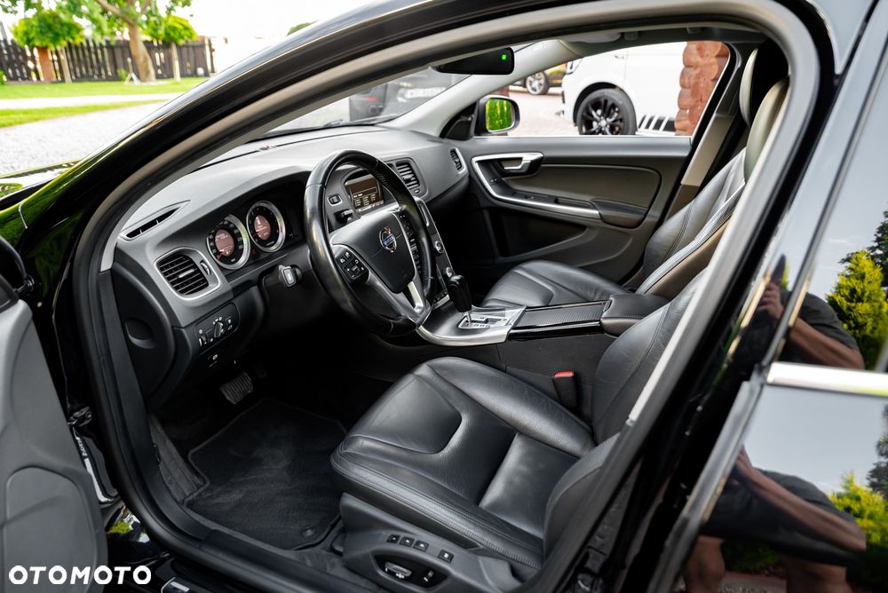Volvo V60 T6 AWD Geartronic Summum - 17