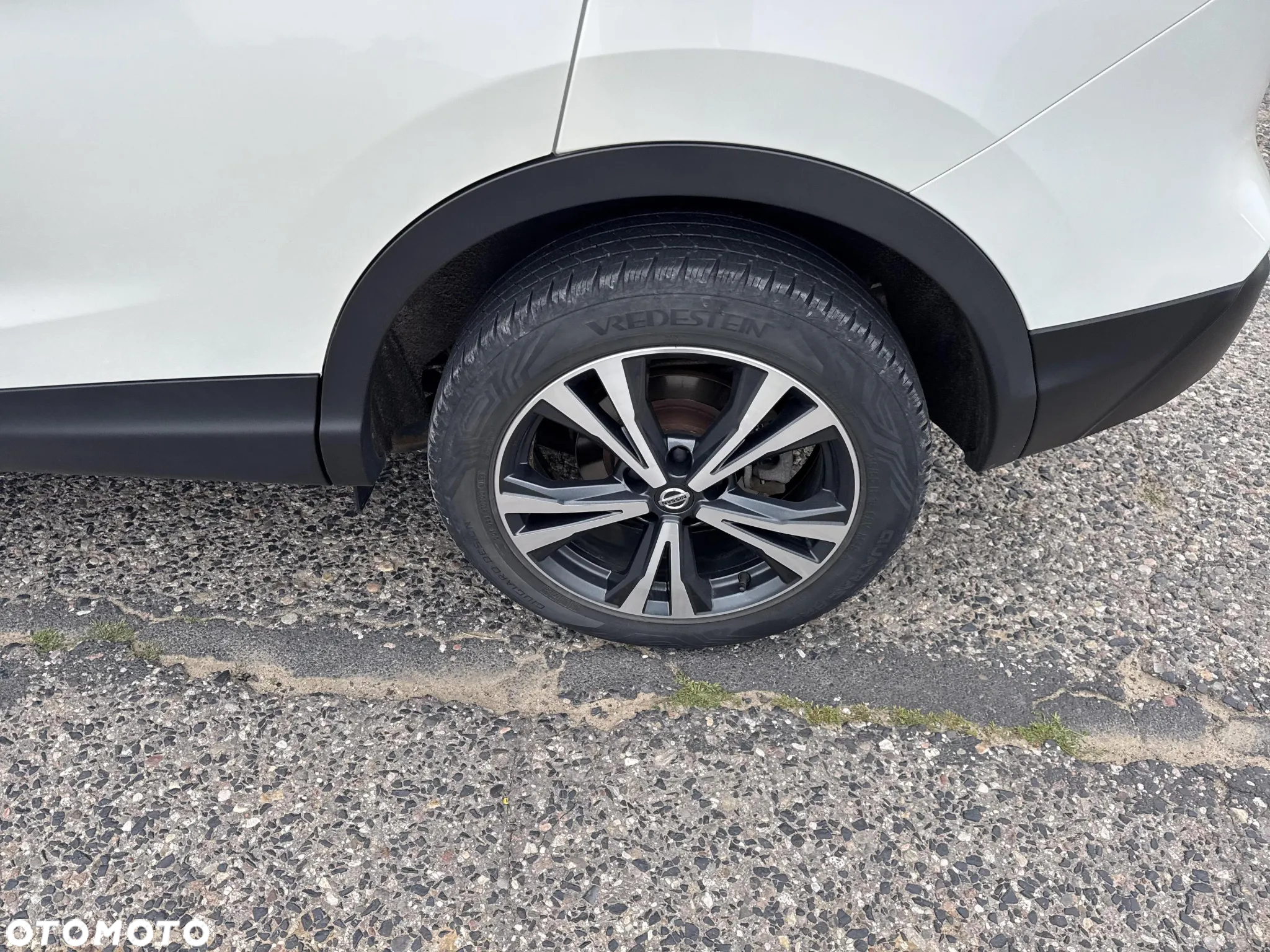 Nissan Qashqai 1.3 DIG-T N-Connecta - 22
