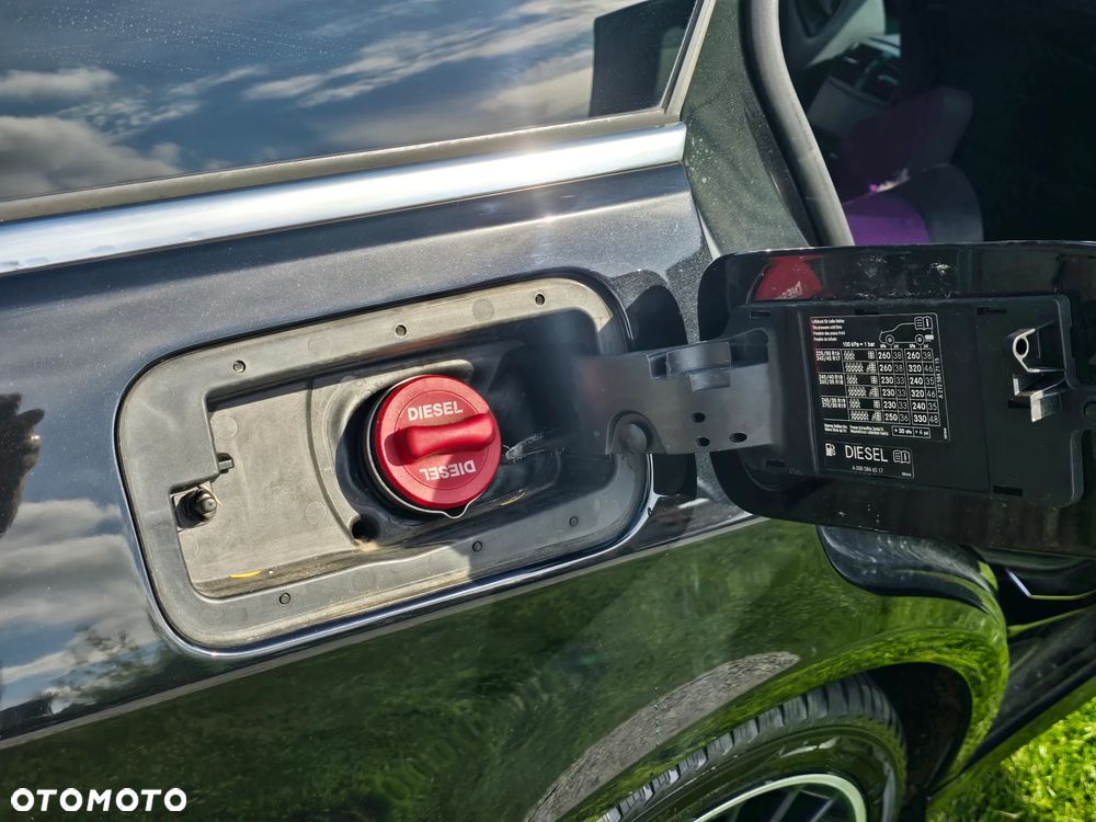 Mercedes-Benz Klasa E 200 CDI DPF BlueEFFICIENCY Avantgarde - 26