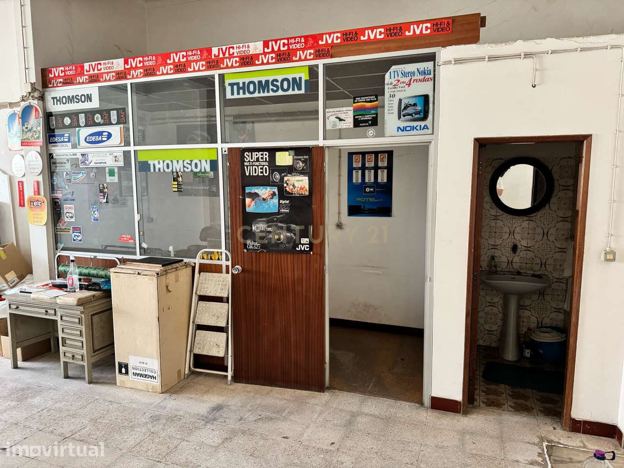 Duas Lojas, Um Só Investimento: 175 m² com Escritório + Armazém - Grande imagem: 2/11