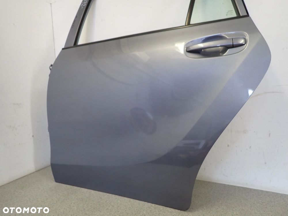 TOYOTA VERSO 09-13 DRZWI TYLNE LEWE 8T4 - 2